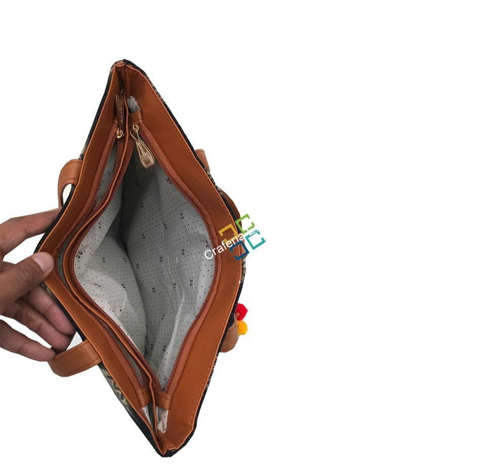 Trendy causal Shoulder Bag with Floral Print - Image 3