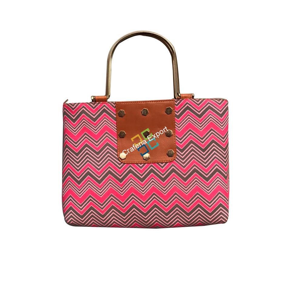 Stylish casual hand/shoulder bag with metal handle