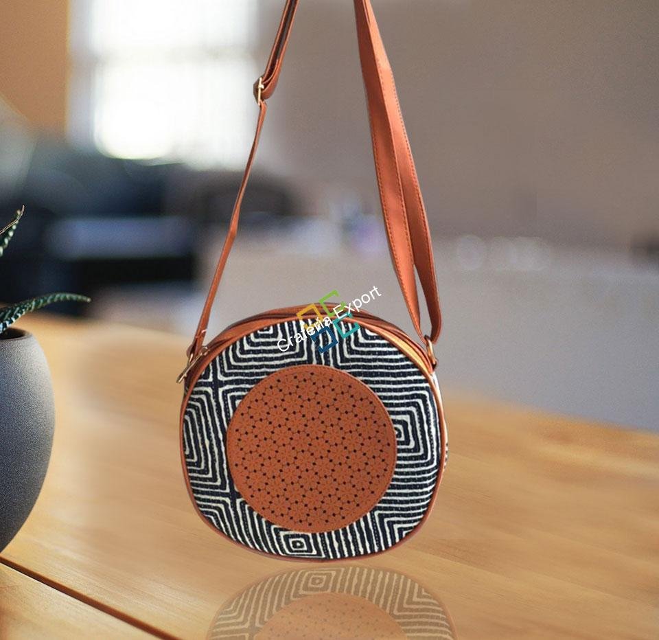 Round shaped ikkat printed cross-body bag / sling bag - Image 3